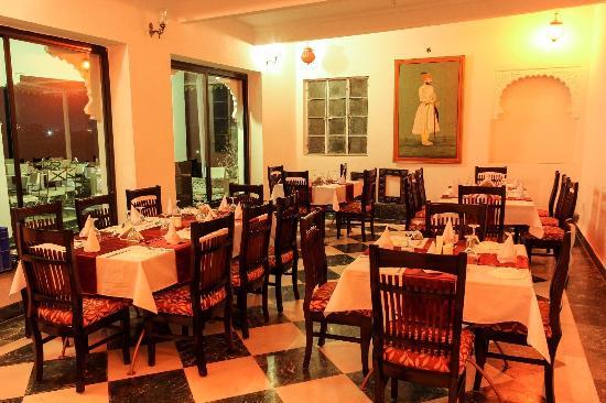 Vintage Lounge Restaurant